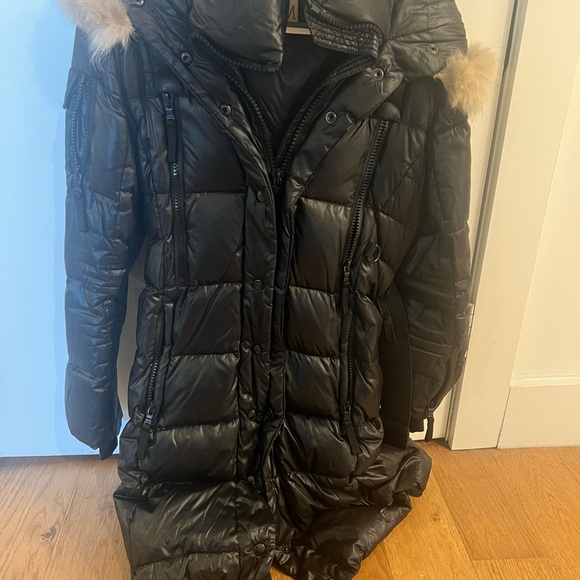 Sam black patent coat with fur - Picture 3 of 10